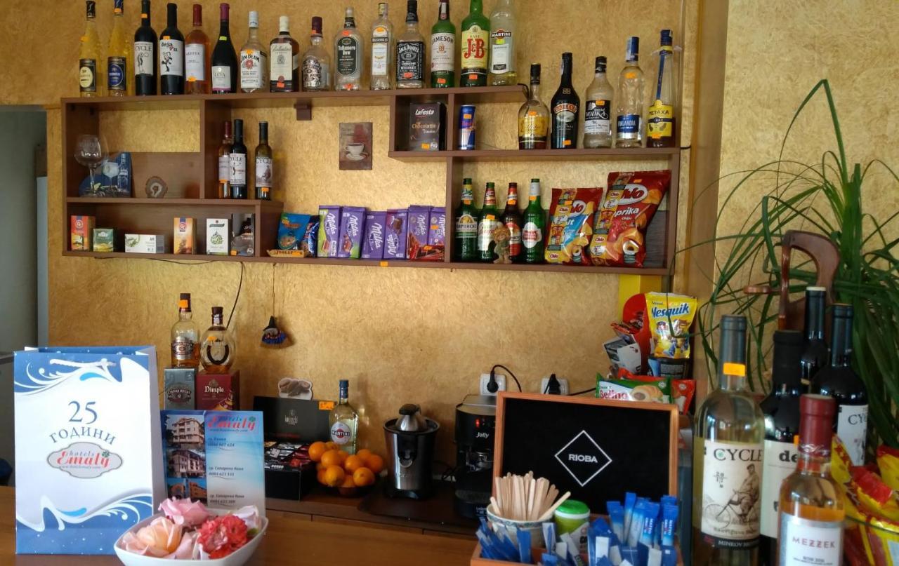 Family Hotel Emaly 1 Bankya Bagian luar foto