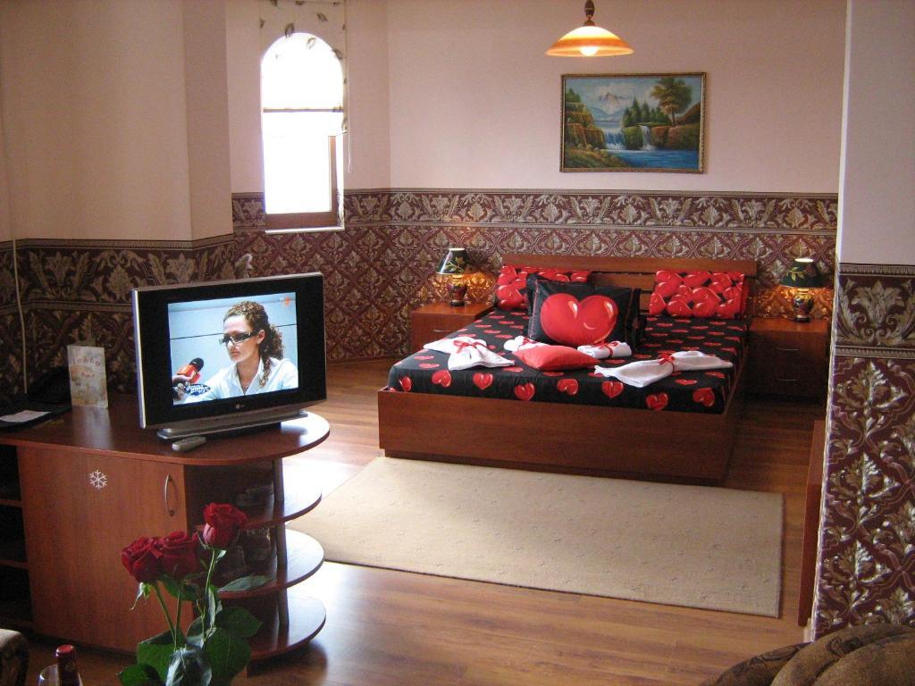Family Hotel Emaly 1 Bankya Bagian luar foto
