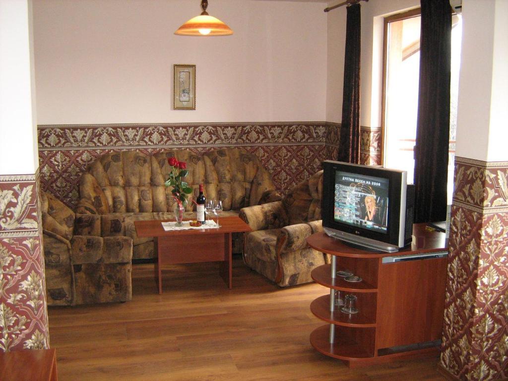 Family Hotel Emaly 1 Bankya Bagian luar foto